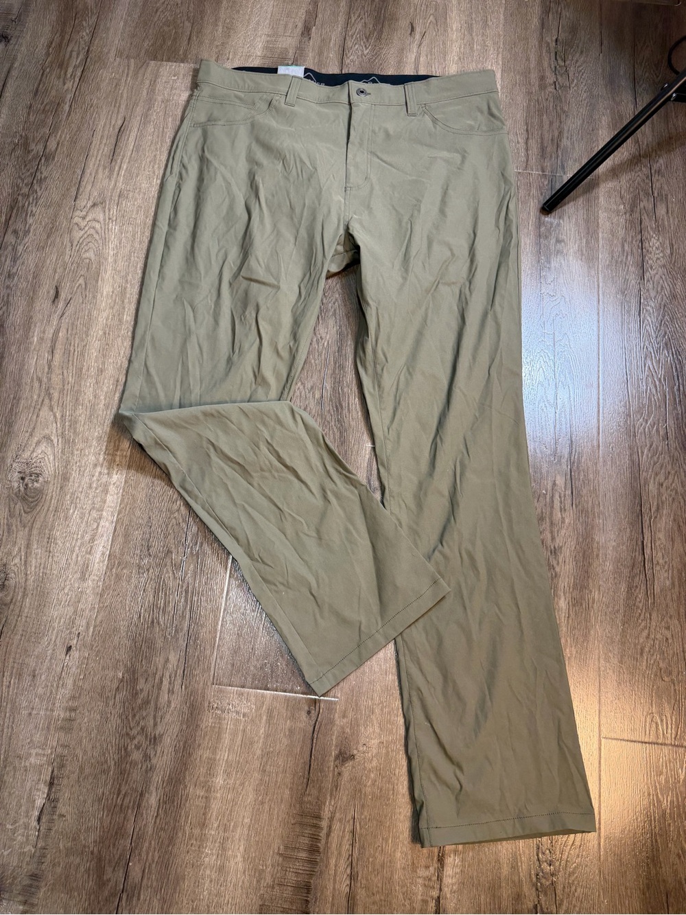 Bauer Men's Olive Green Chino Pants